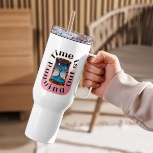 Travel mug with a handle